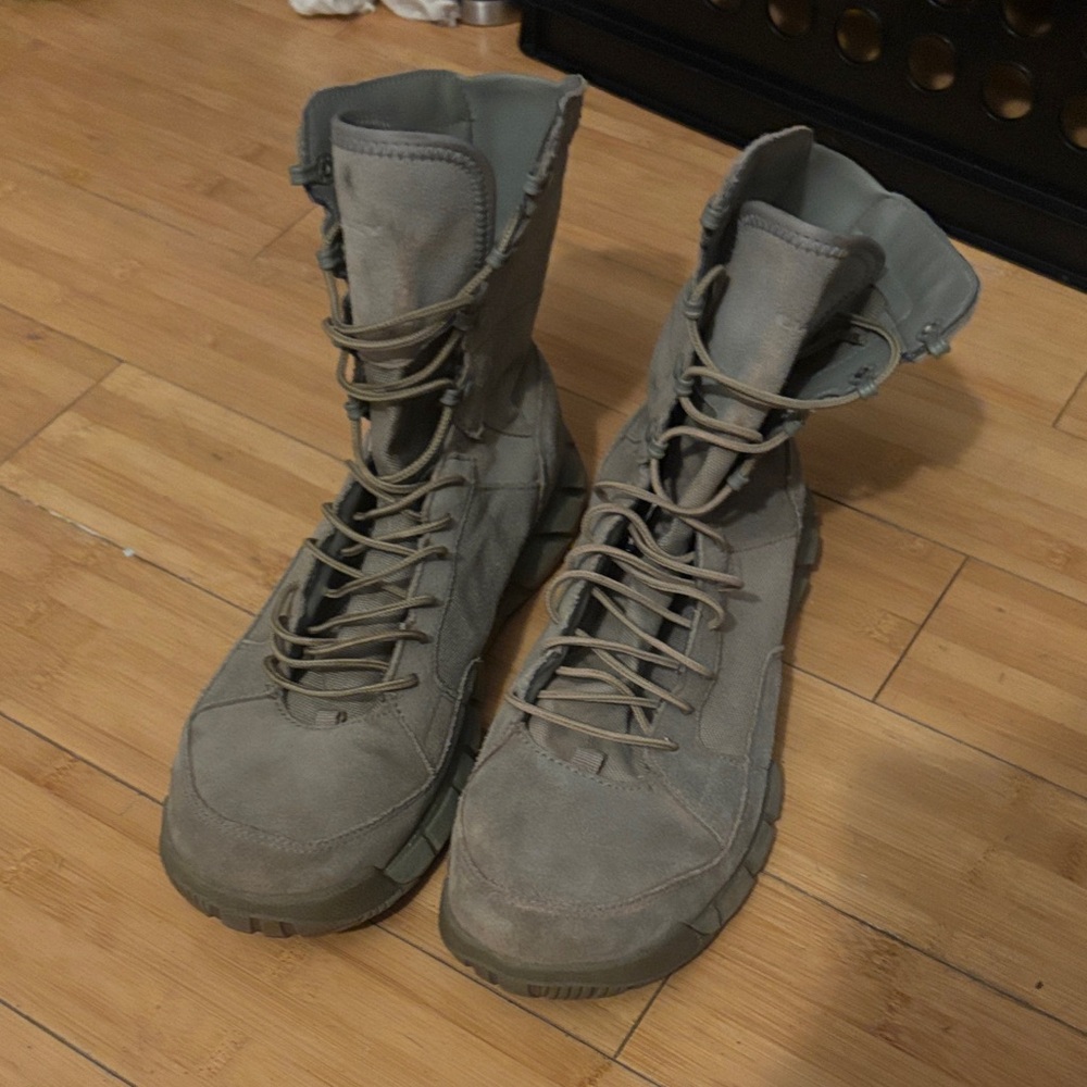 Oakley Combat Boots